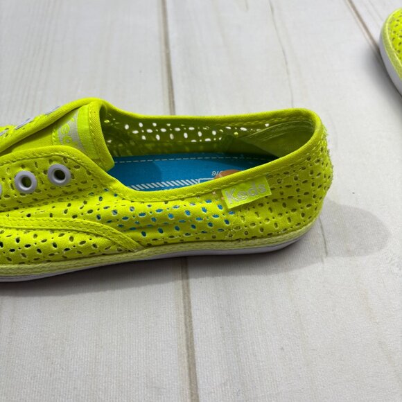Share Keds Neon Yellow Size 7 Low Top Womens Laceless Laser Cut Sneakers Slip-On - Picture 14 of 16